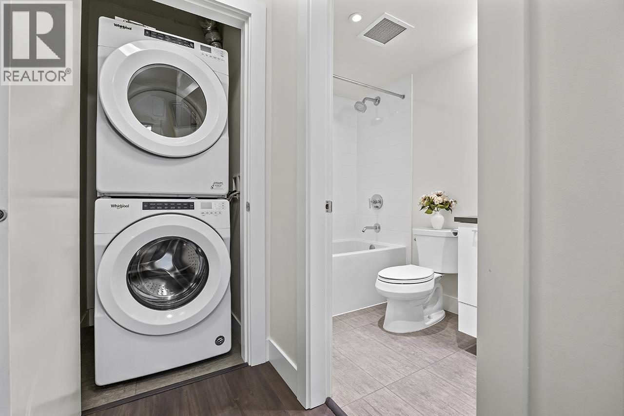 407 258 NELSON'S COURT, New Westminster