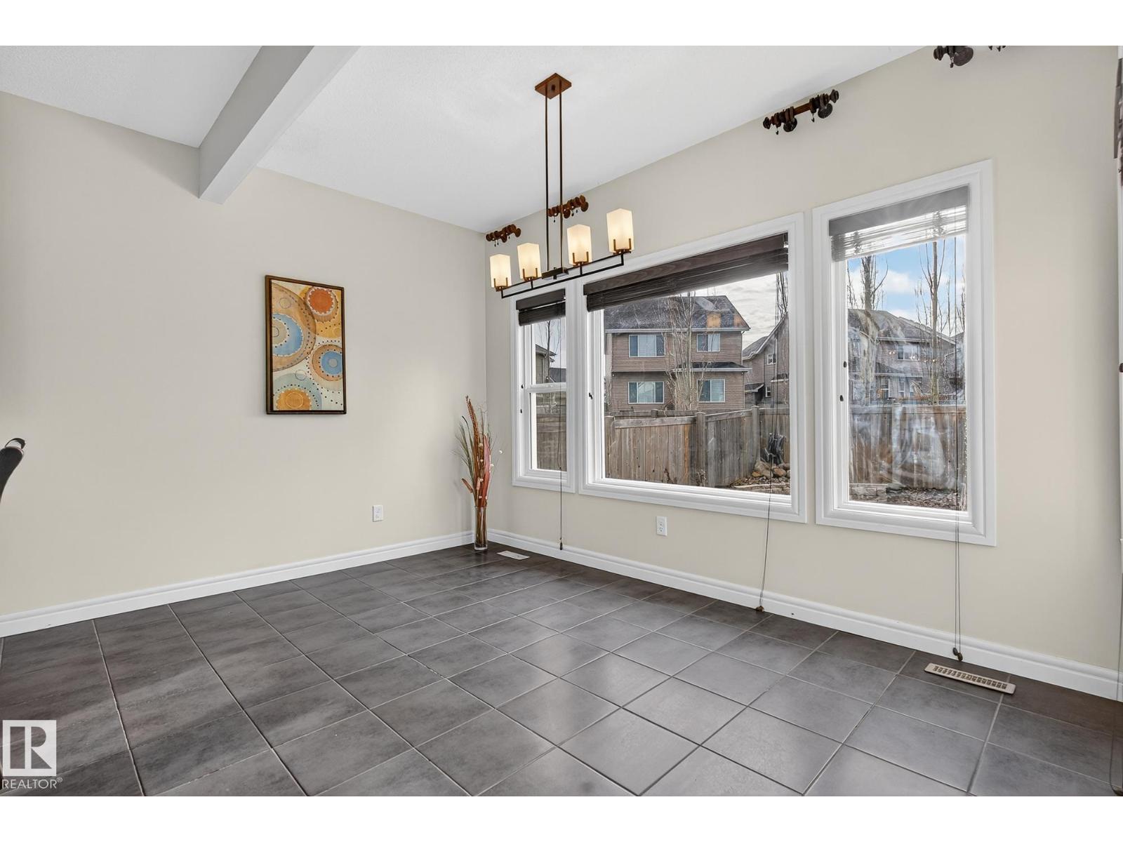 7915 18 Ave SW SW, Edmonton