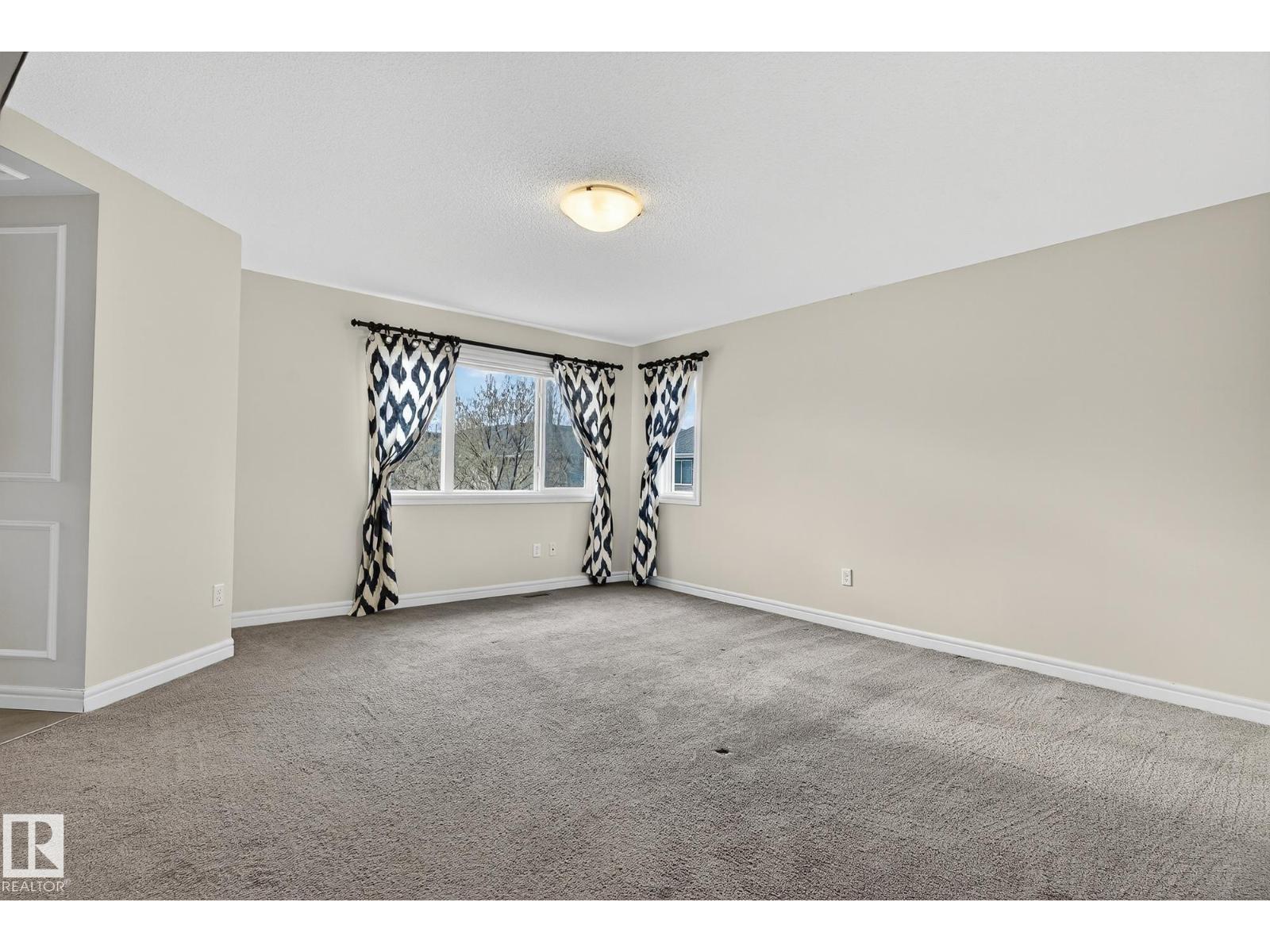 7915 18 Ave SW SW, Edmonton