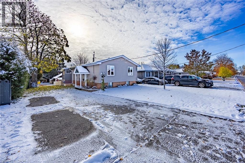 220 KING HIRAM Street - 1