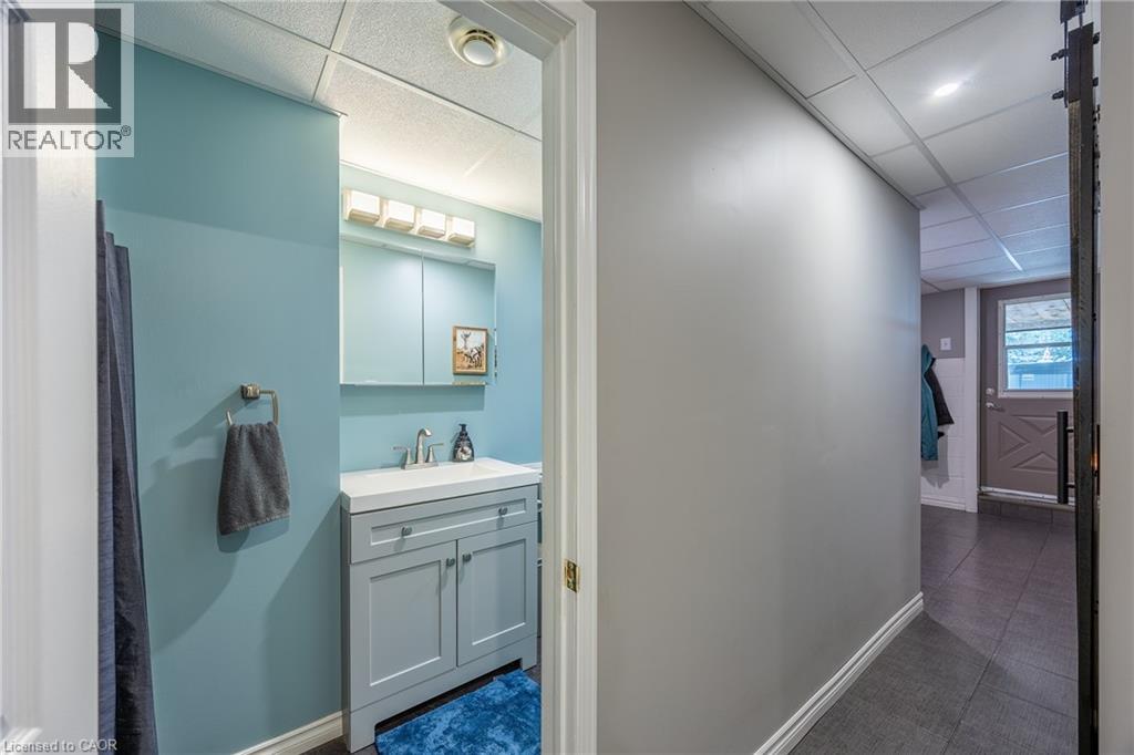 220 KING HIRAM Street - 25