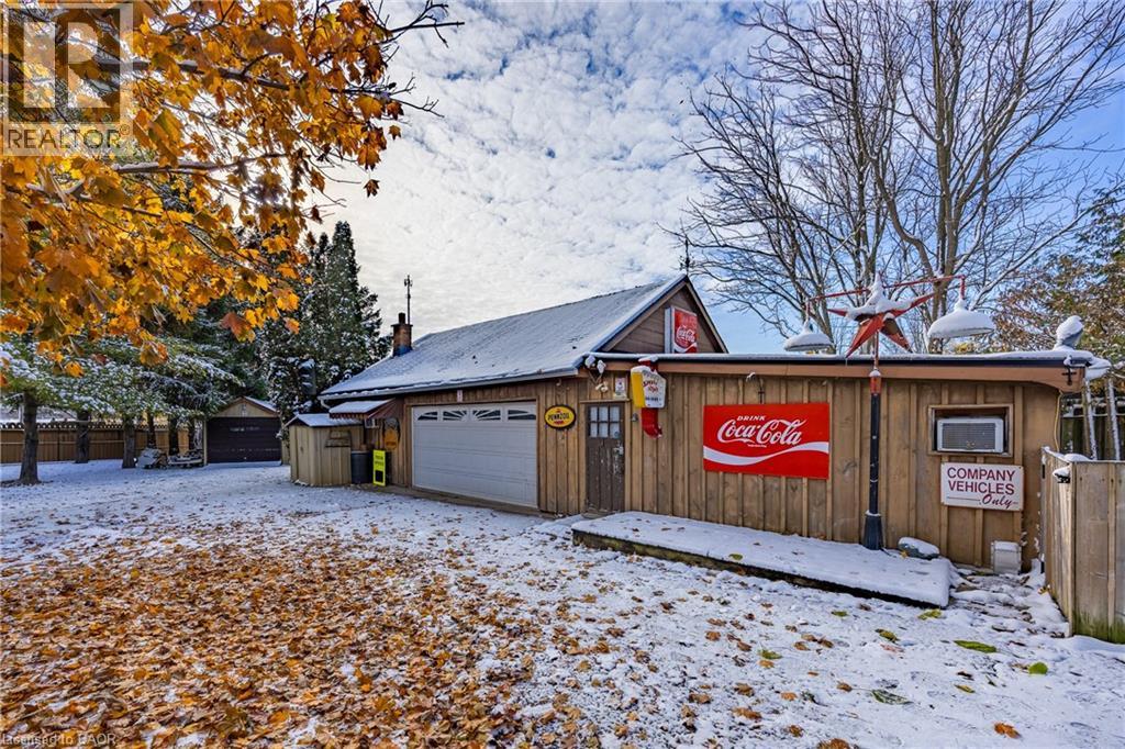 220 KING HIRAM Street - 4