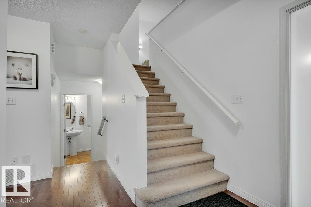 7620 11 AV SW, Edmonton