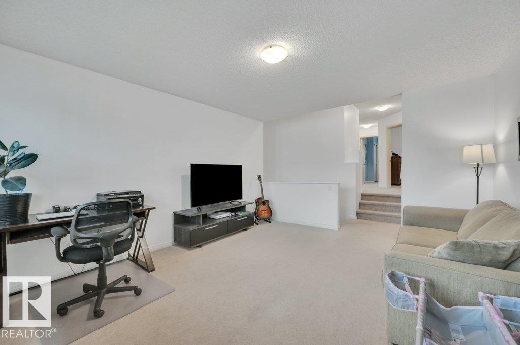 7620 11 AV SW, Edmonton