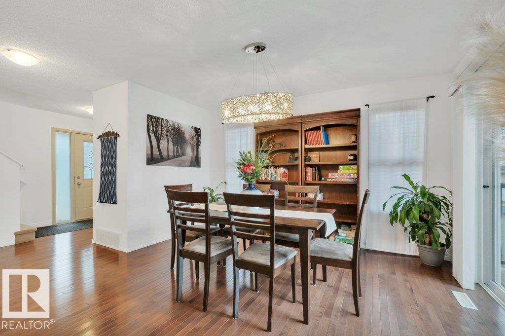 7620 11 AV SW, Edmonton