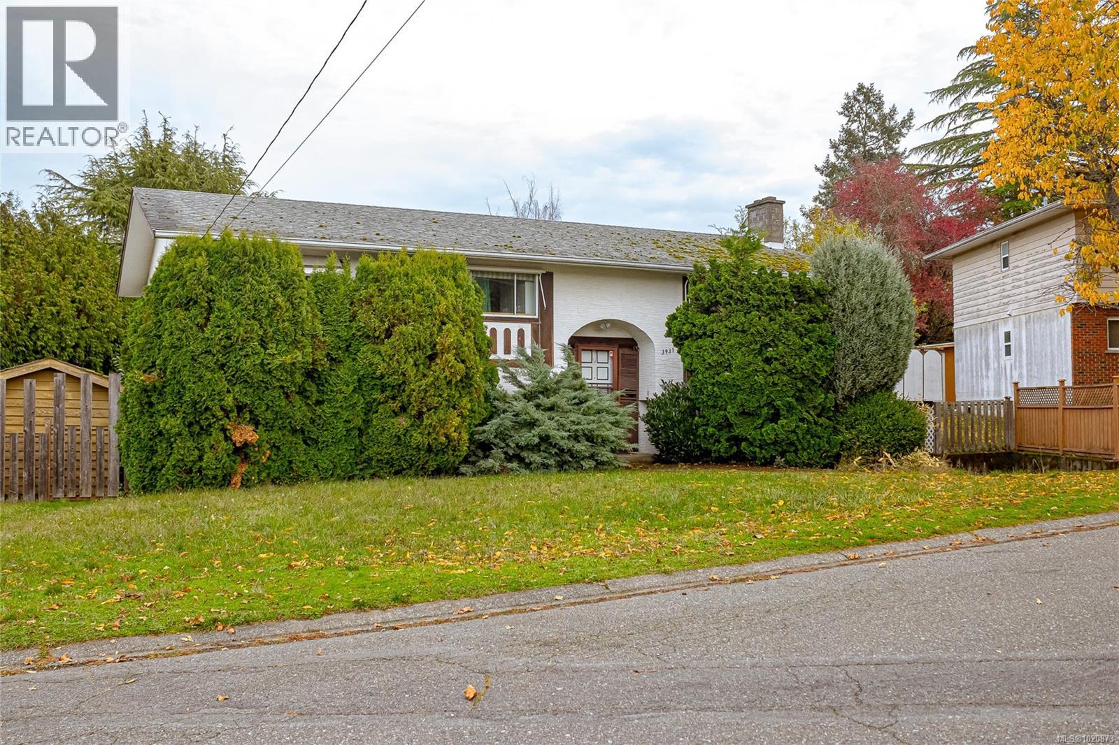 3931 Marjean Pl, Saanich