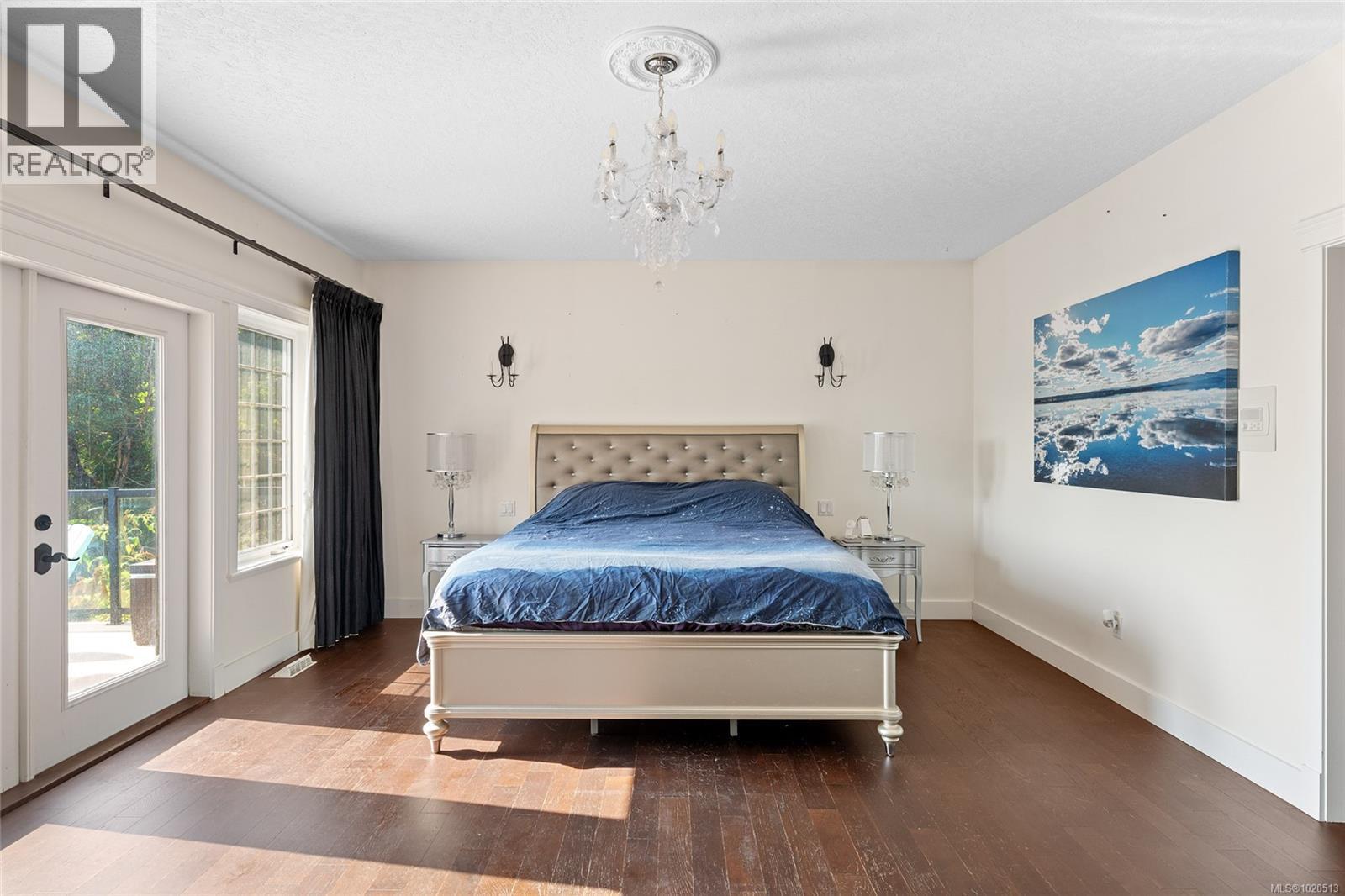 653 CAIRNDALE Rd, Colwood