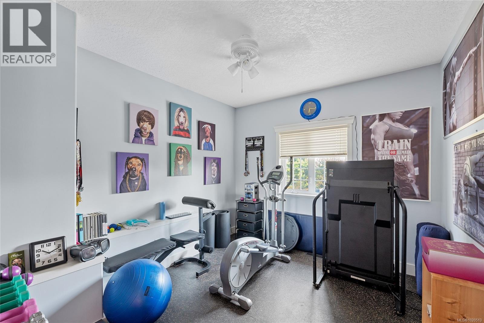 653 CAIRNDALE Rd, Colwood