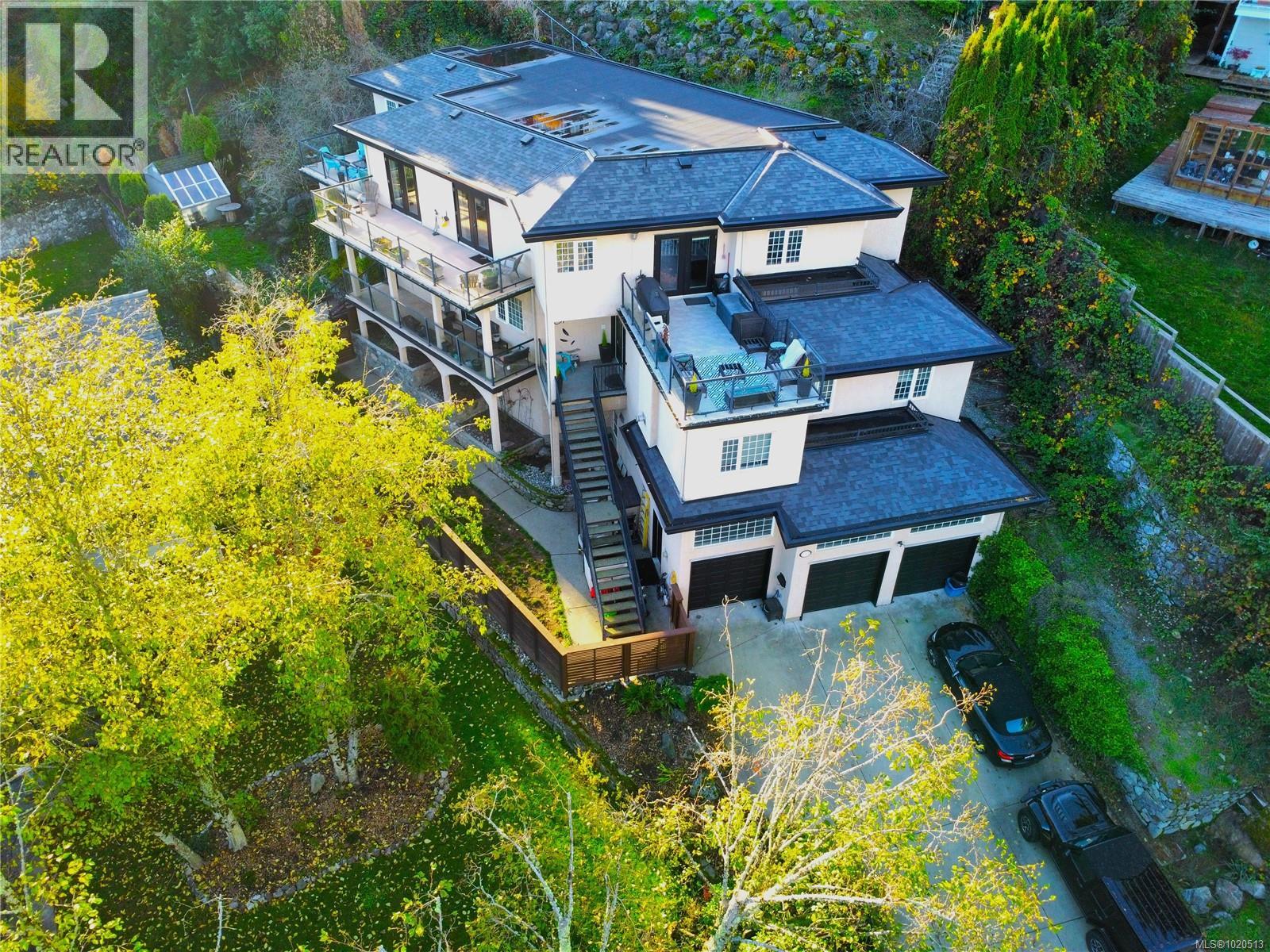 653 CAIRNDALE Rd, Colwood