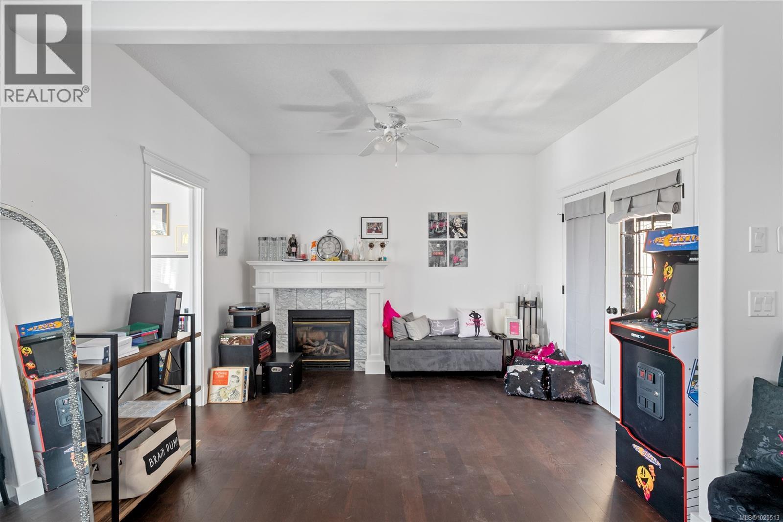 653 CAIRNDALE Rd, Colwood