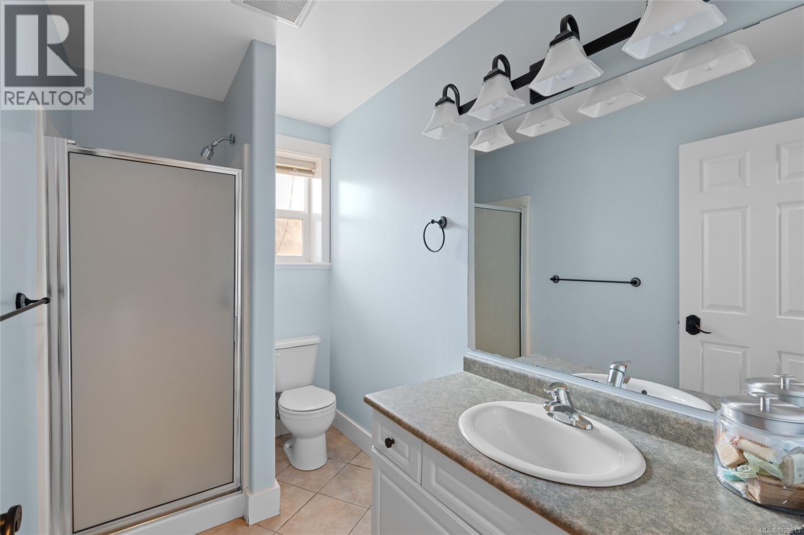 653 CAIRNDALE Rd, Colwood