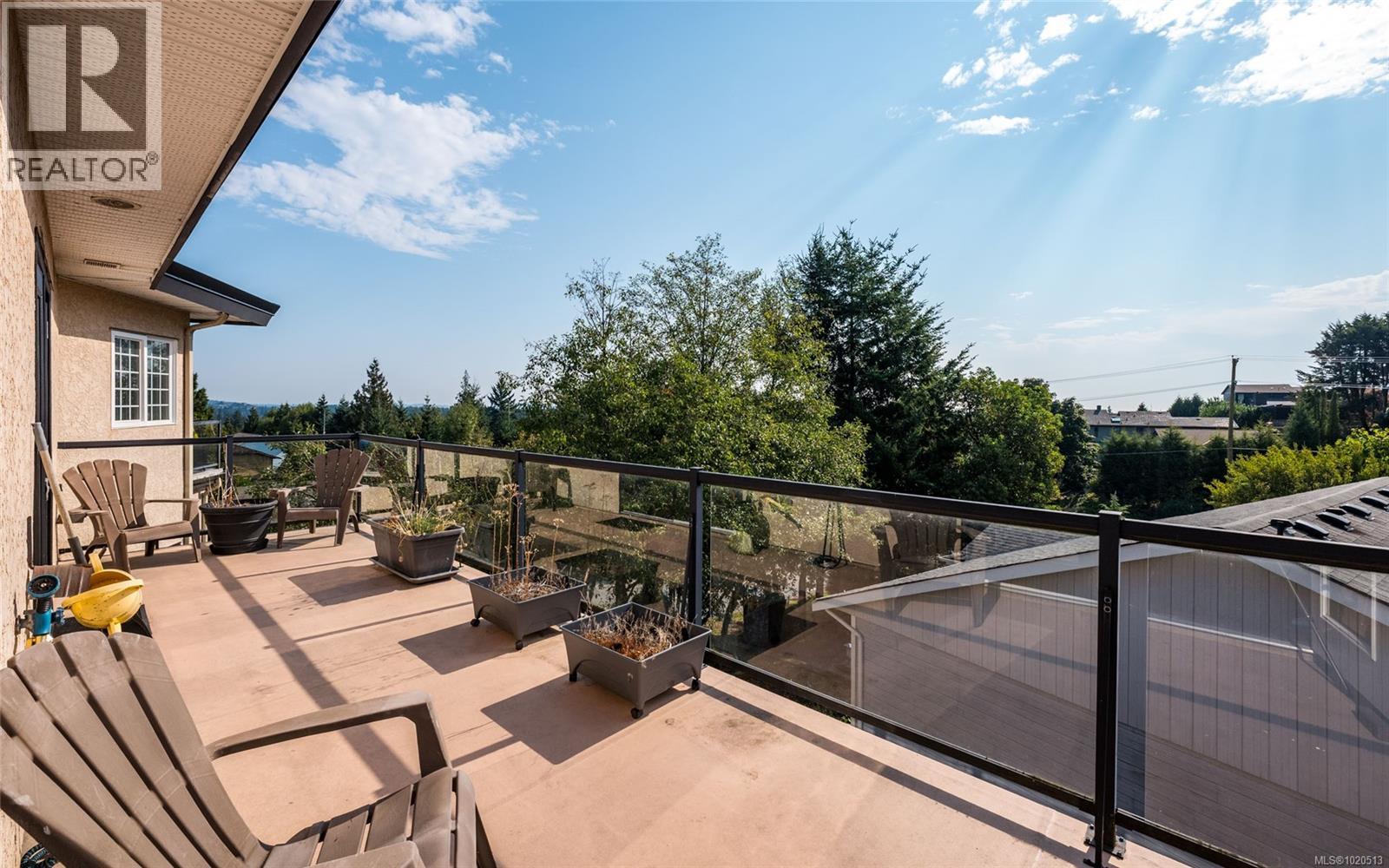 653 CAIRNDALE Rd, Colwood