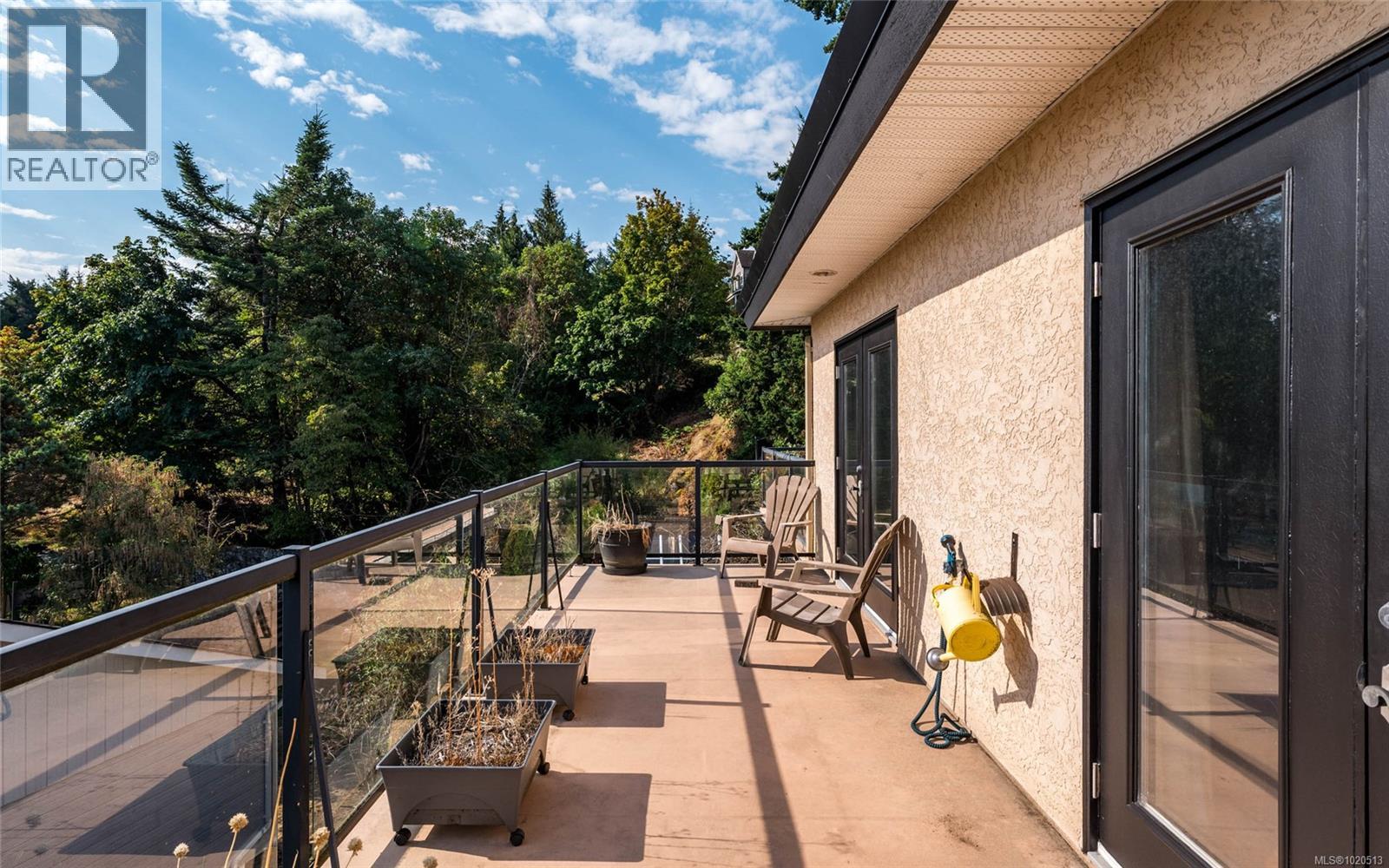 653 CAIRNDALE Rd, Colwood