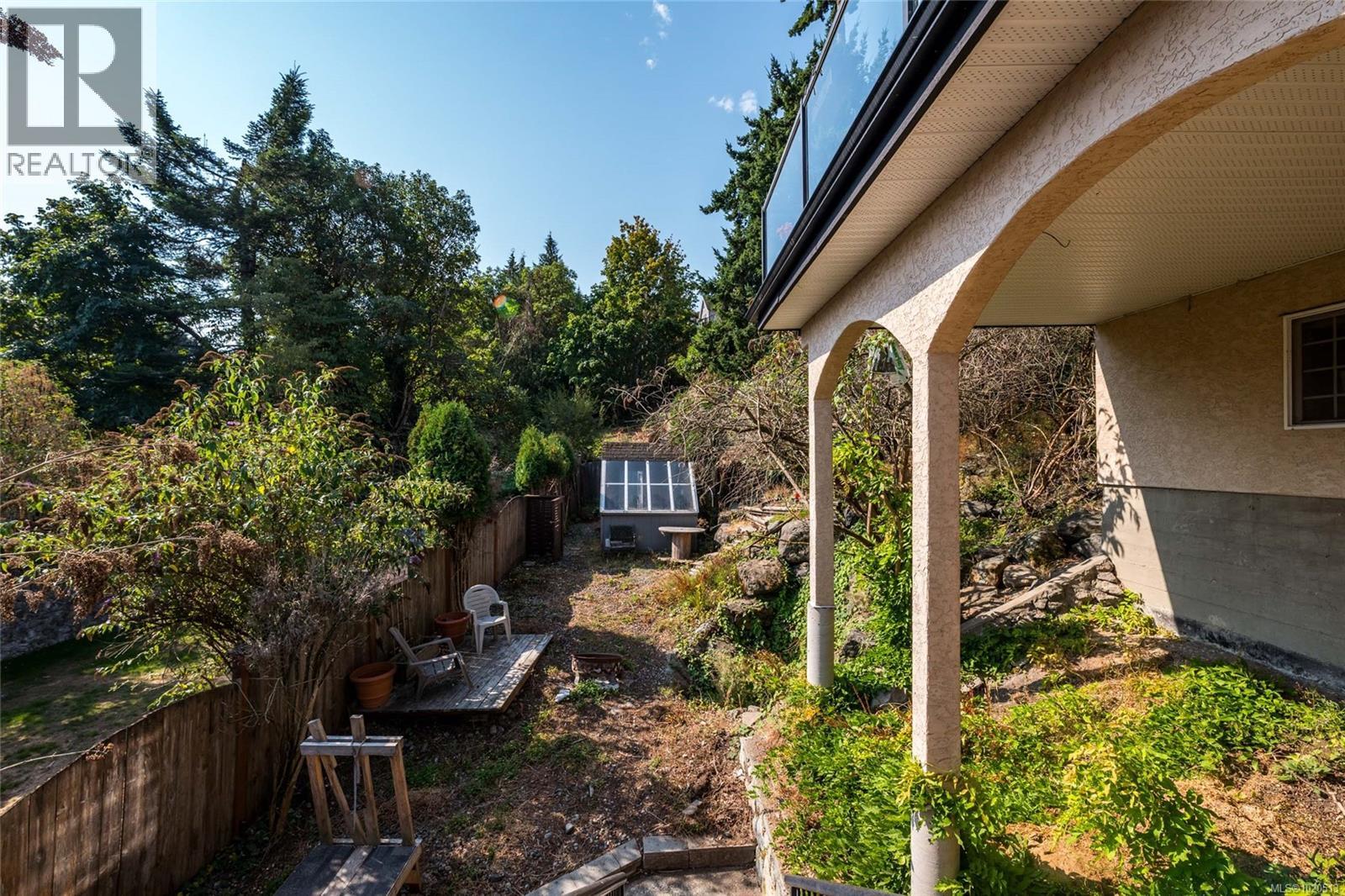 653 CAIRNDALE Rd, Colwood