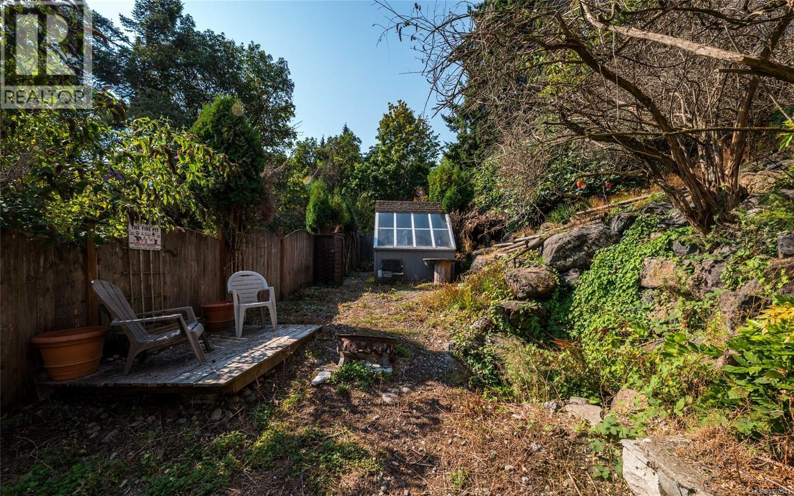 653 CAIRNDALE Rd, Colwood