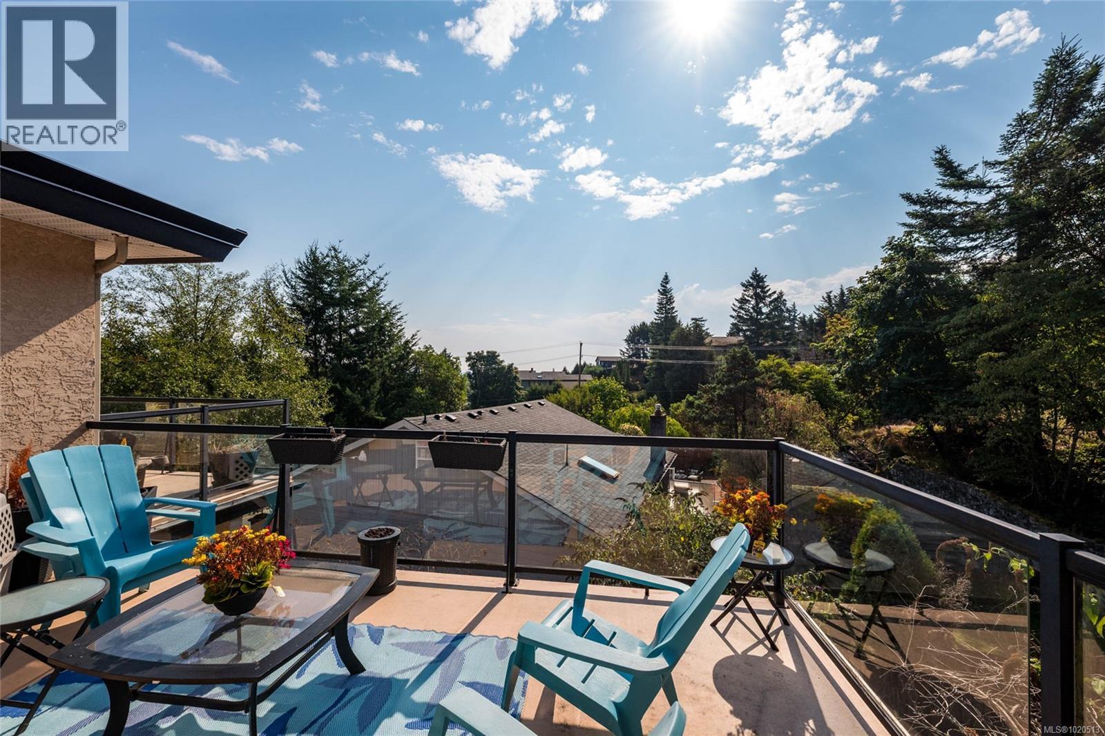 653 CAIRNDALE Rd, Colwood