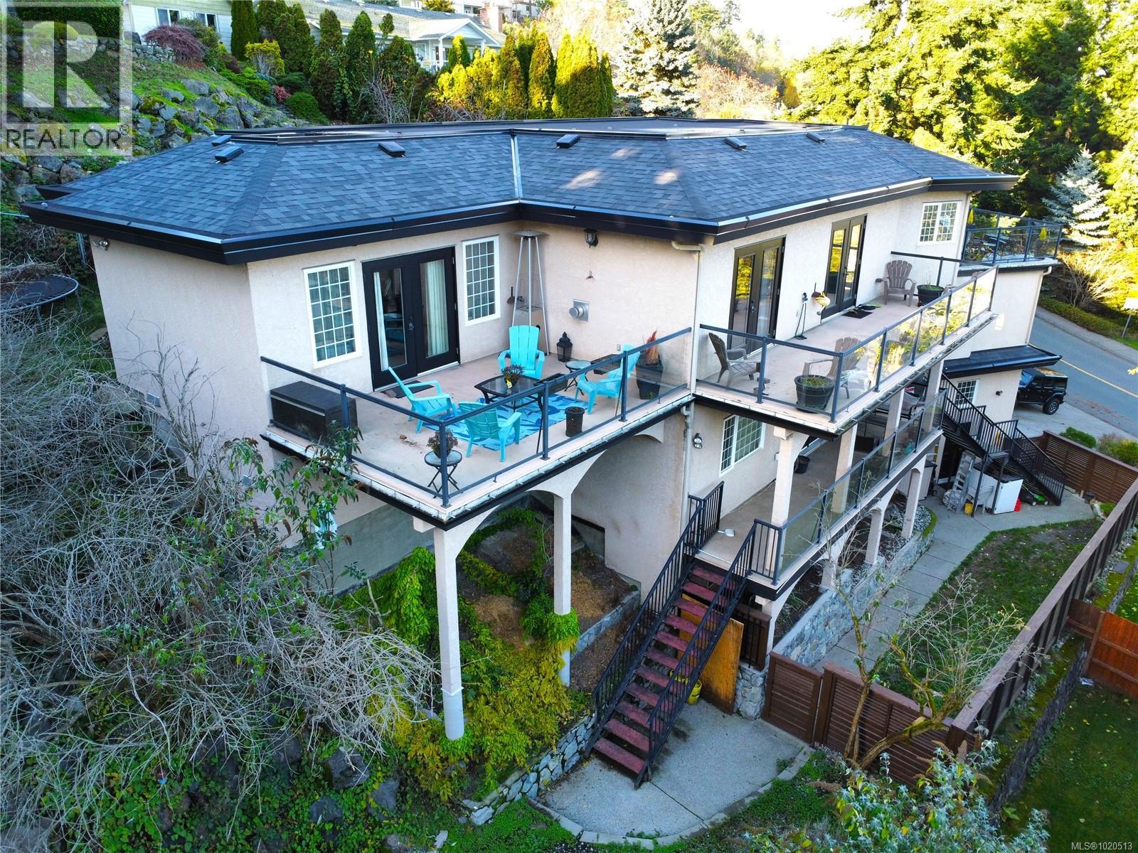 653 CAIRNDALE Rd, Colwood