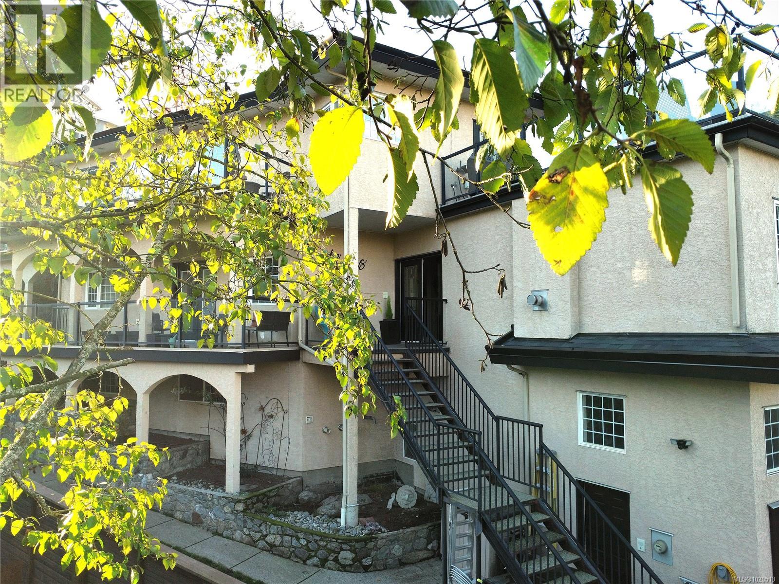 653 CAIRNDALE Rd, Colwood