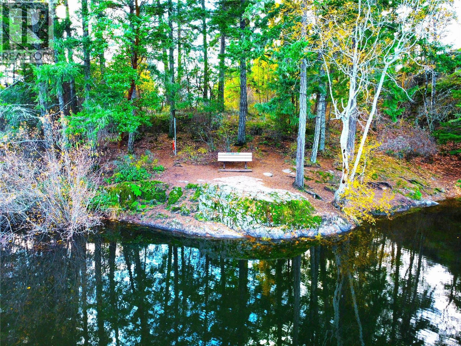 653 CAIRNDALE Rd, Colwood