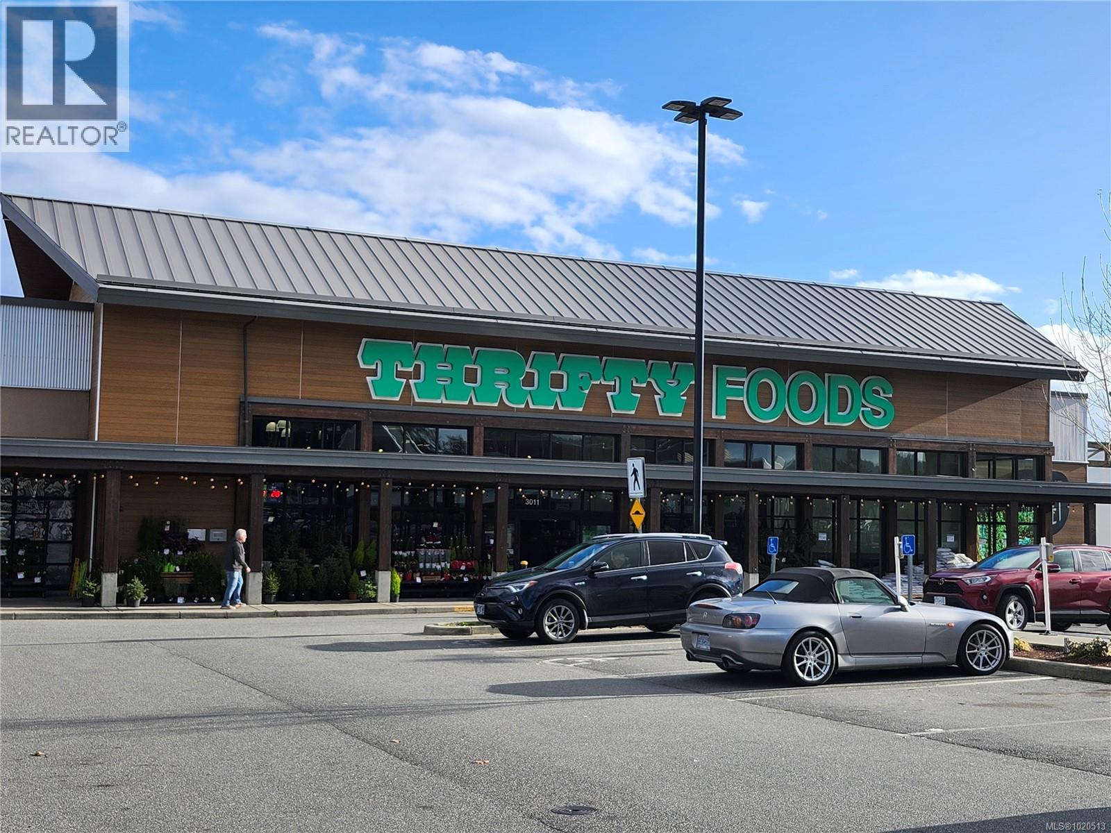 653 CAIRNDALE Rd, Colwood