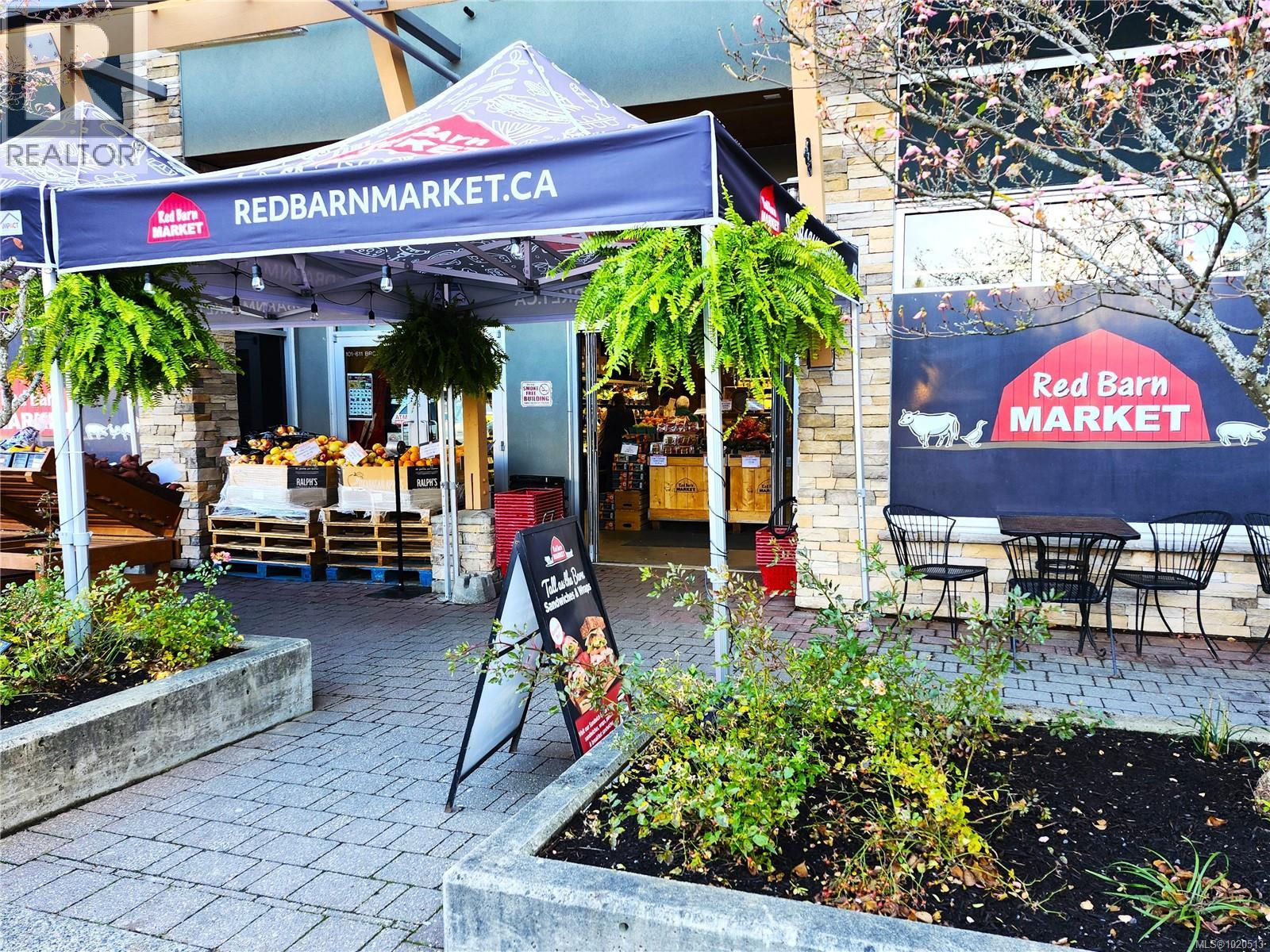 653 CAIRNDALE Rd, Colwood