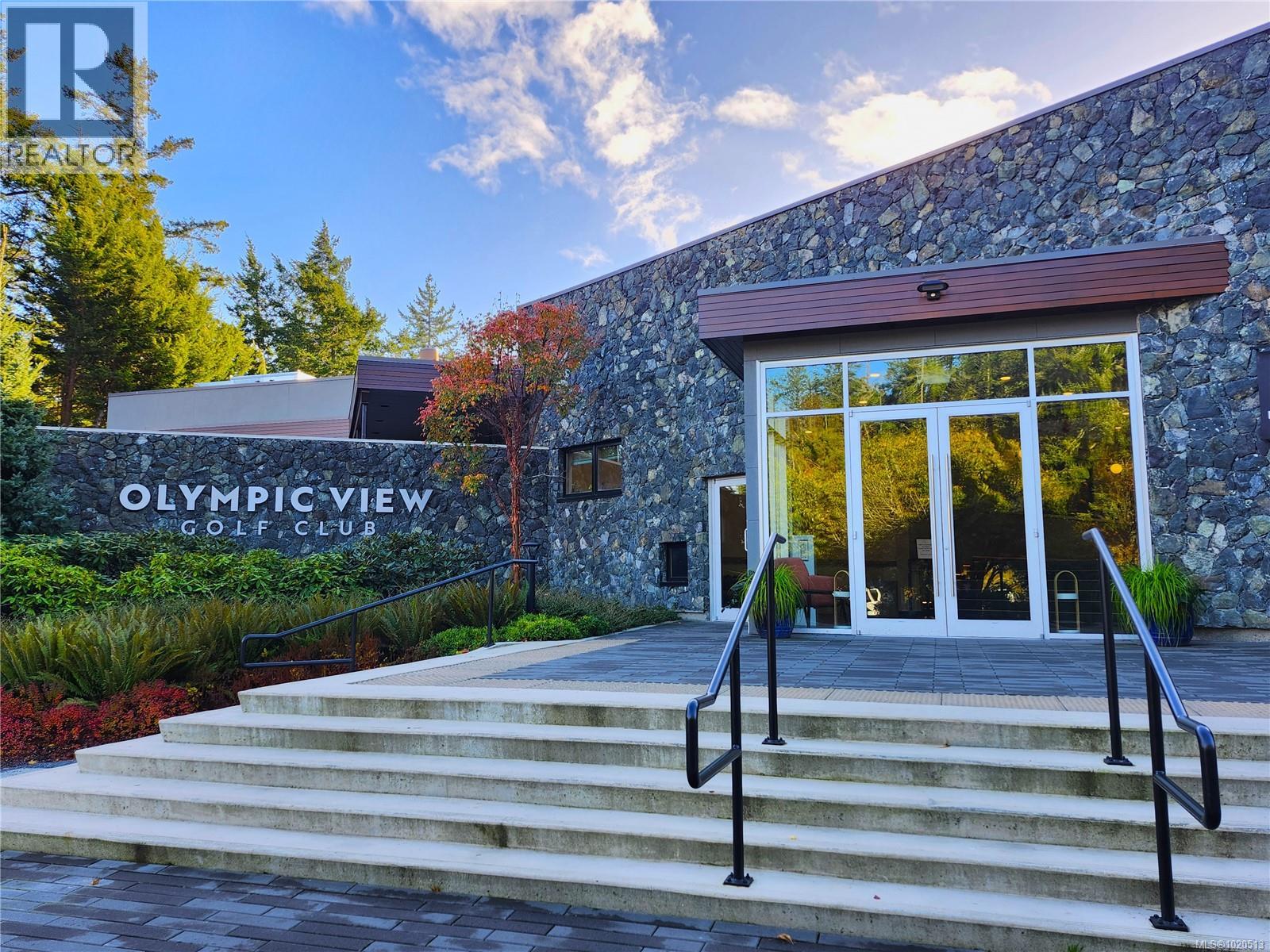 653 CAIRNDALE Rd, Colwood