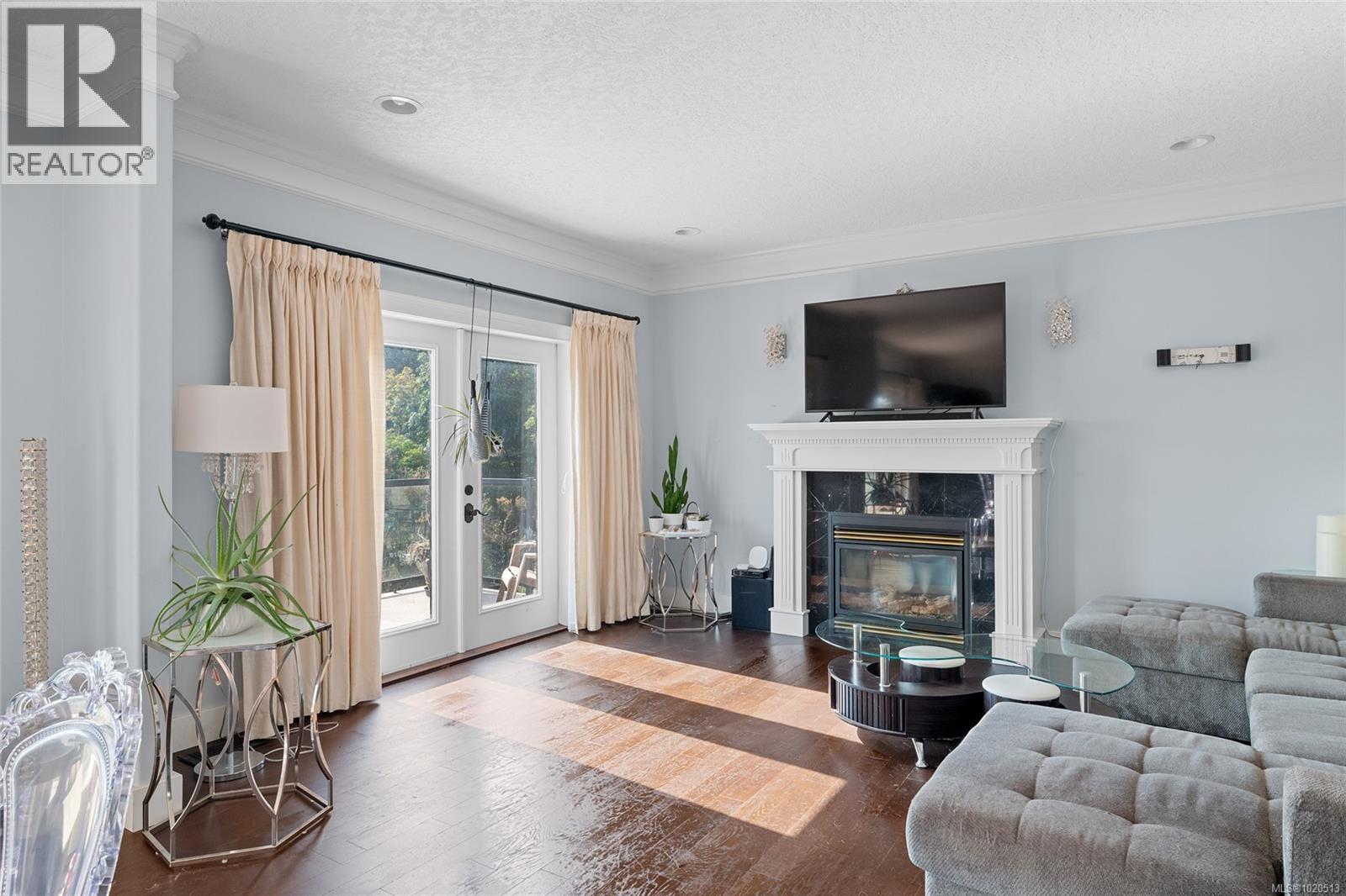 653 CAIRNDALE Rd, Colwood