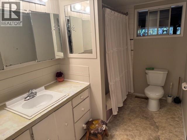 1059 Tappen Valley Road, Tappen