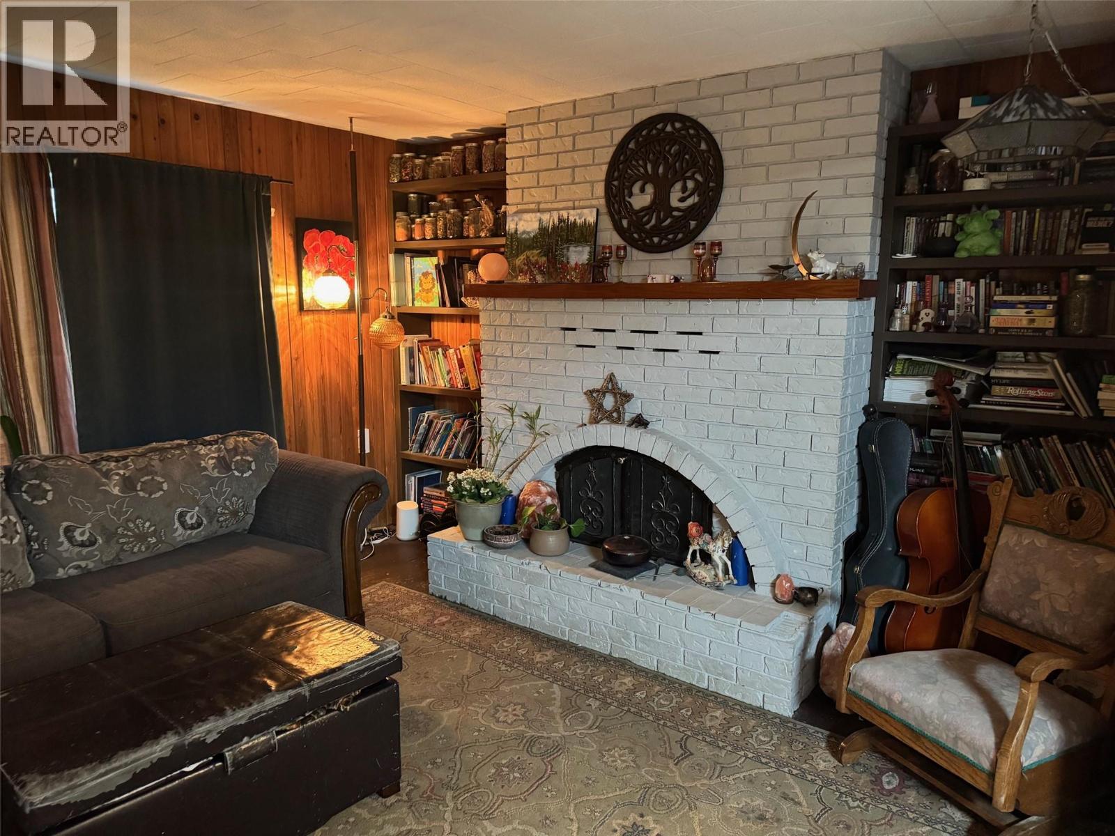 1059 Tappen Valley Road, Tappen