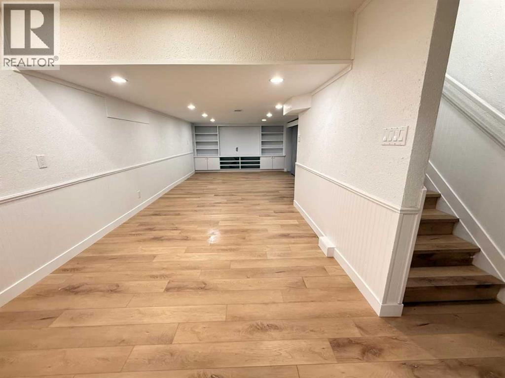 Single Family House for Sale in  dalhousie Drive NW Dalhousie Calgary 