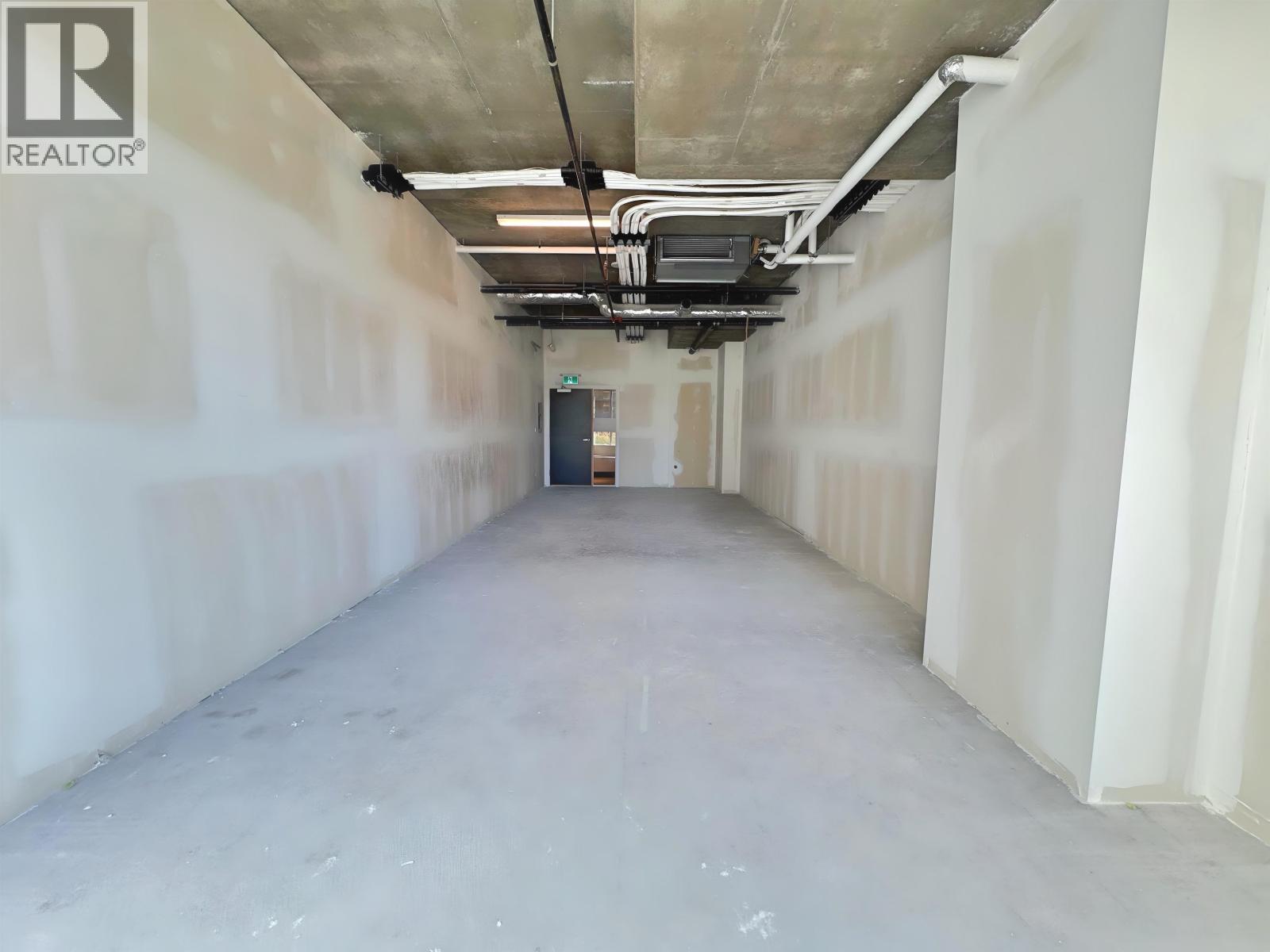 Office in Burnaby - Image 11