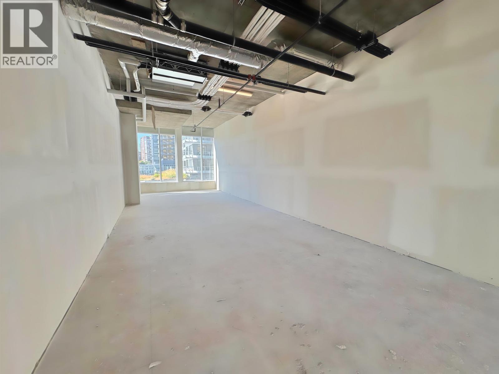 Office in Burnaby - Image 10