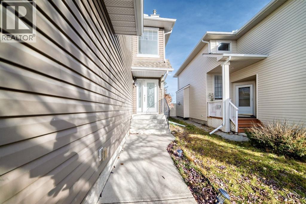 Single Family House for Sale in  Coville Circle NE Coventry Hills Calgary 