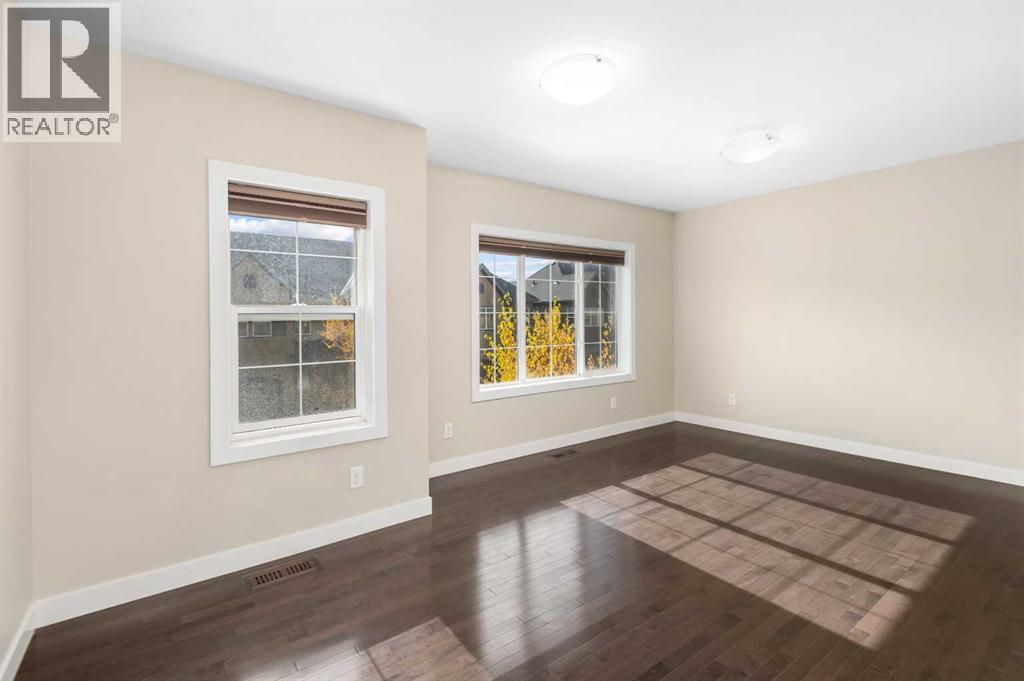 Single Family House for Sale in  quarry Villas SE Douglasdale/Glen Calgary 