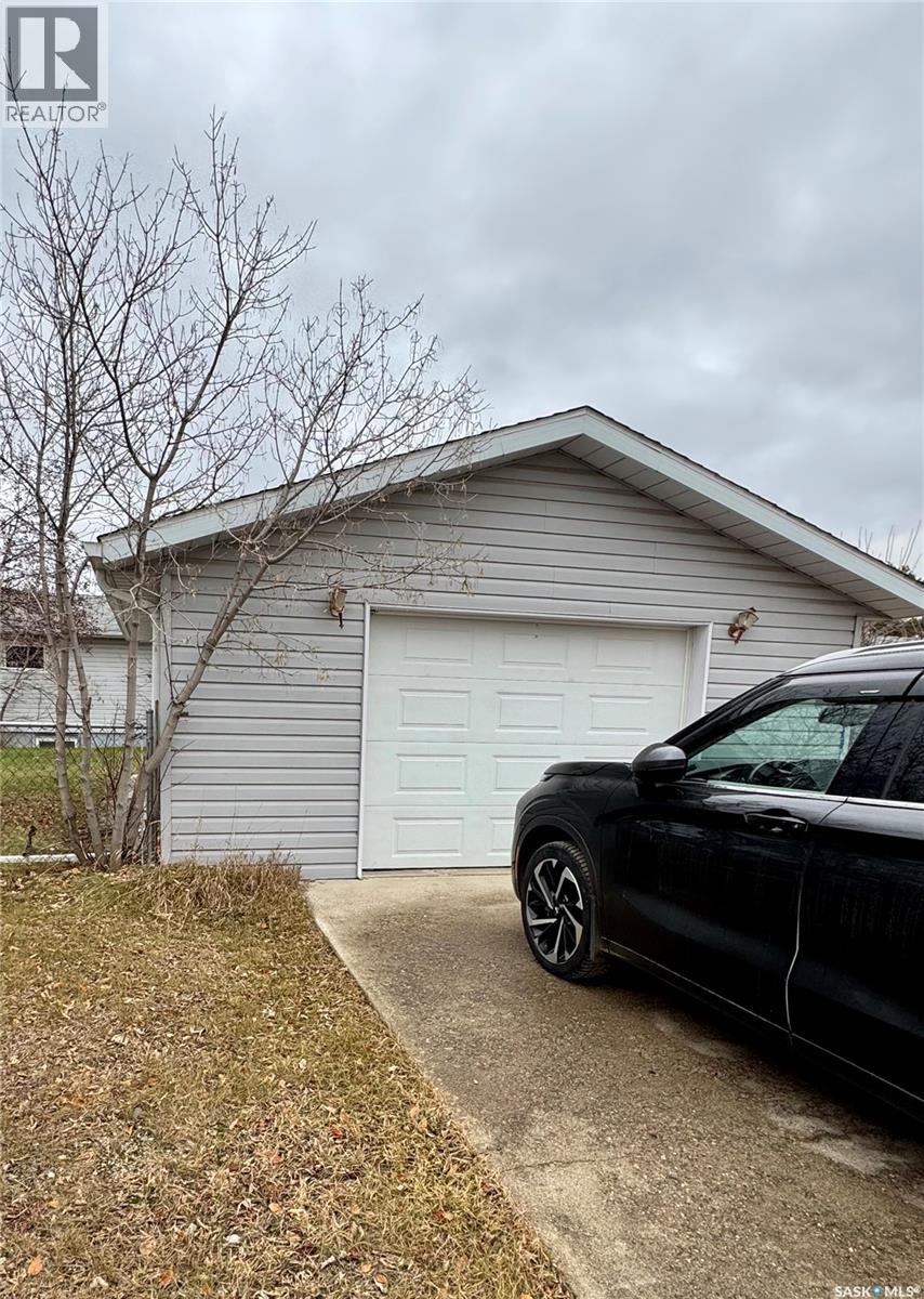 719 Donald STREET — photo 38
