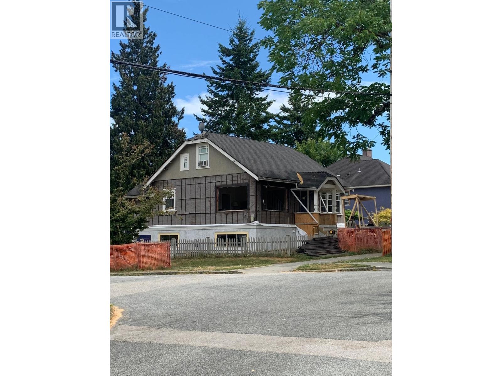 631 SECOND STREET, New Westminster