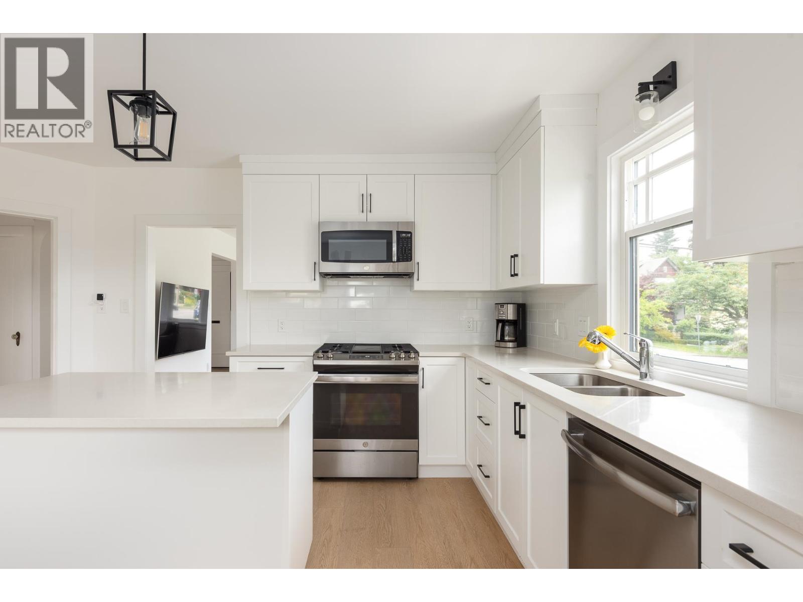 631 SECOND STREET, New Westminster