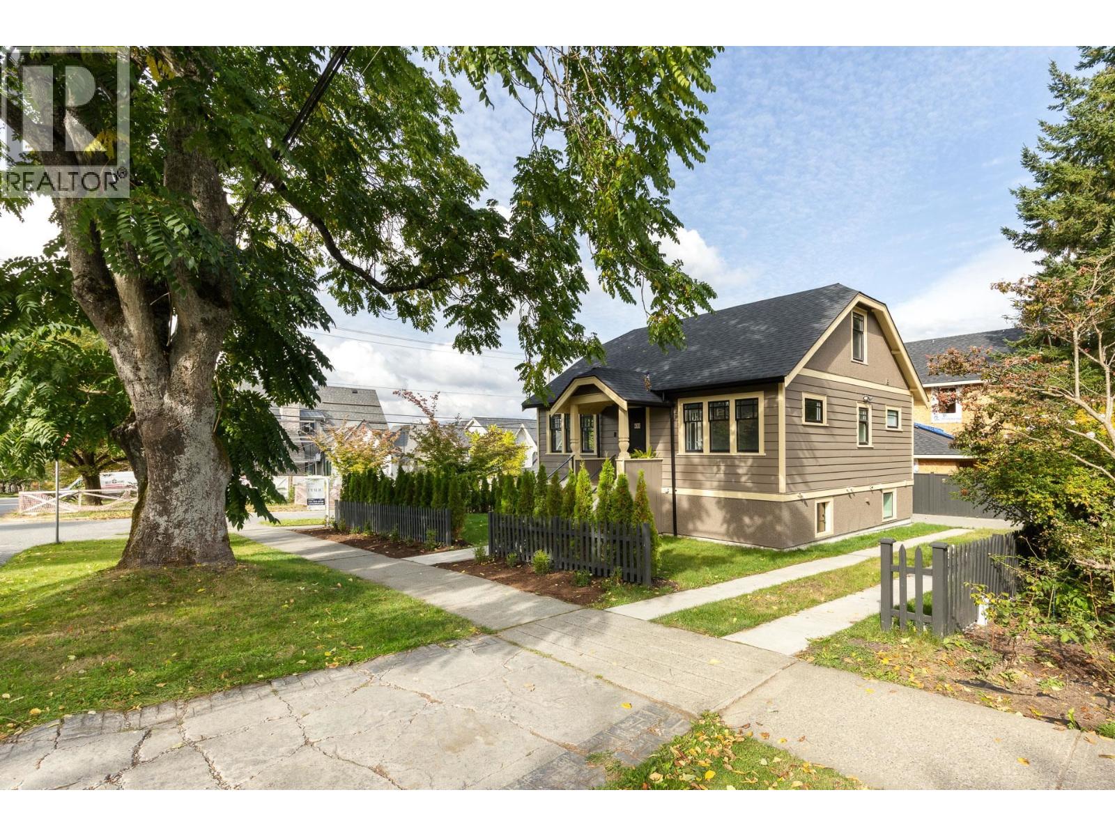 631 SECOND STREET, New Westminster