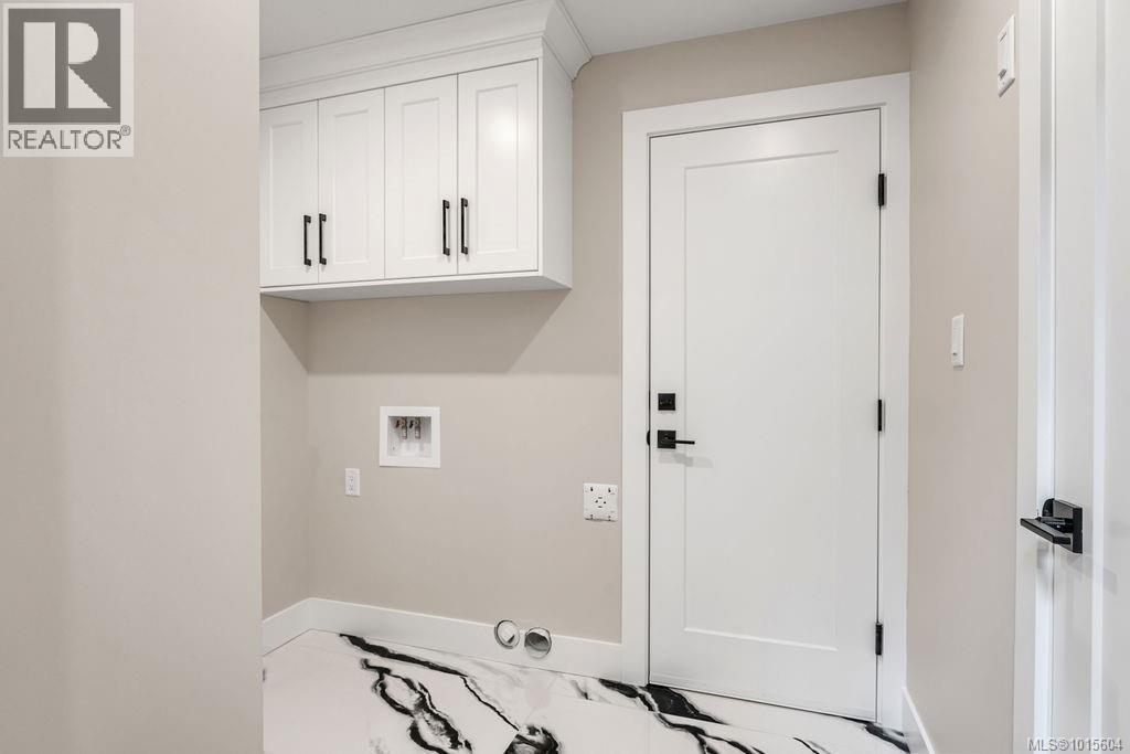 811 Stringer Way, Ladysmith