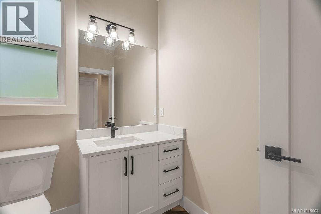 811 Stringer Way, Ladysmith