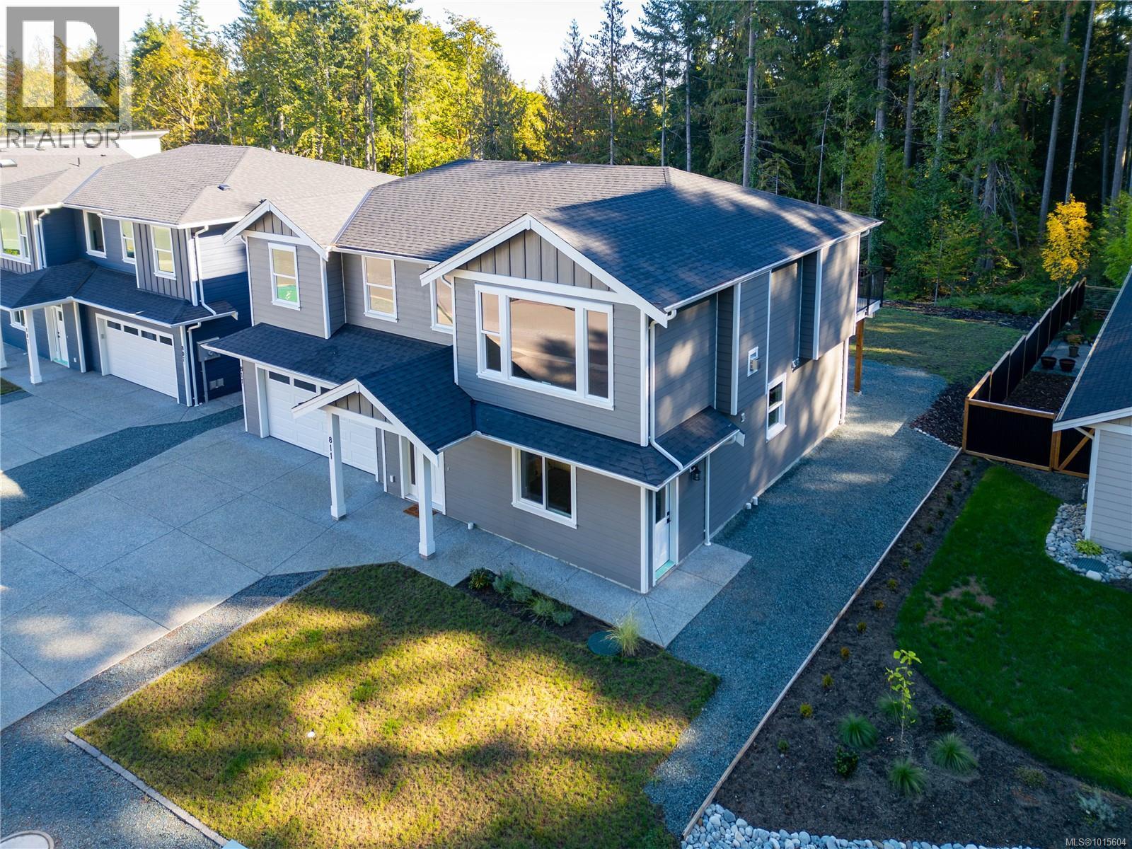 811 Stringer Way, Ladysmith