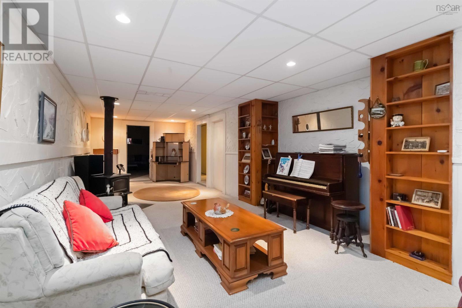 Property 47 of 50 of 14 BENNETT Avenue