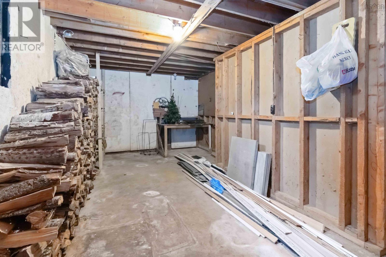 Property 29 of 50 of 14 BENNETT Avenue