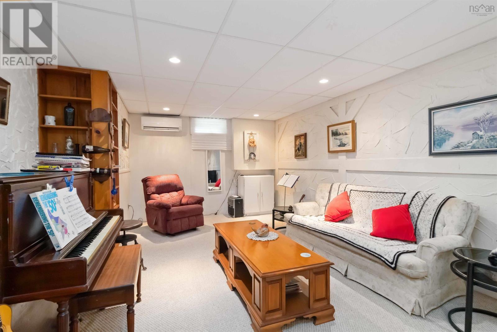 Property 46 of 50 of 14 BENNETT Avenue