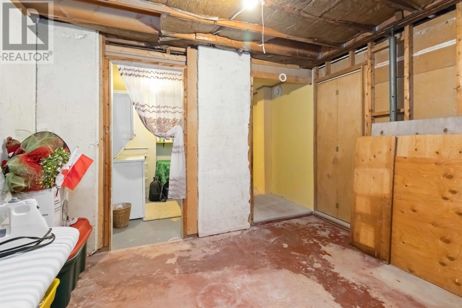 Property 36 of 50 of 14 BENNETT Avenue