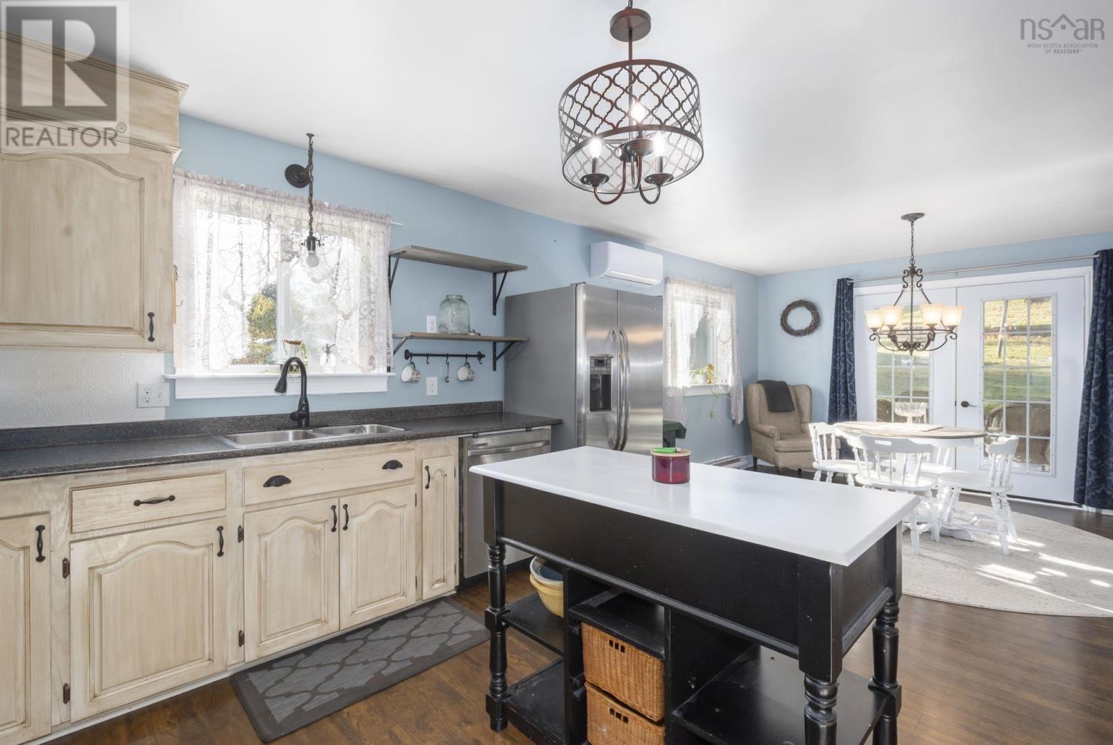 Property 27 of 38 of 25 Maple Avenue