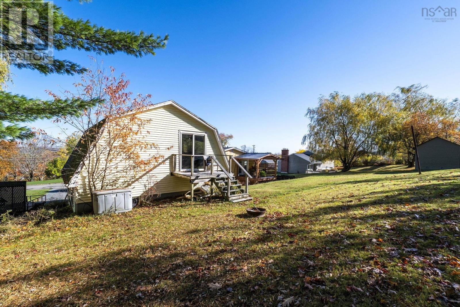 Property 23 of 38 of 25 Maple Avenue