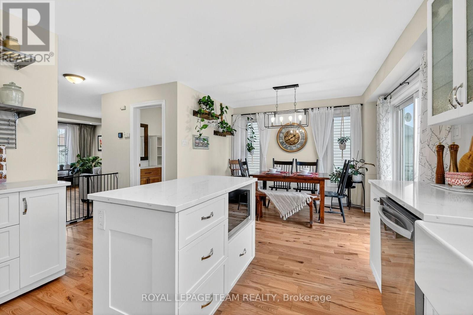 110 MAYER STREET - 18