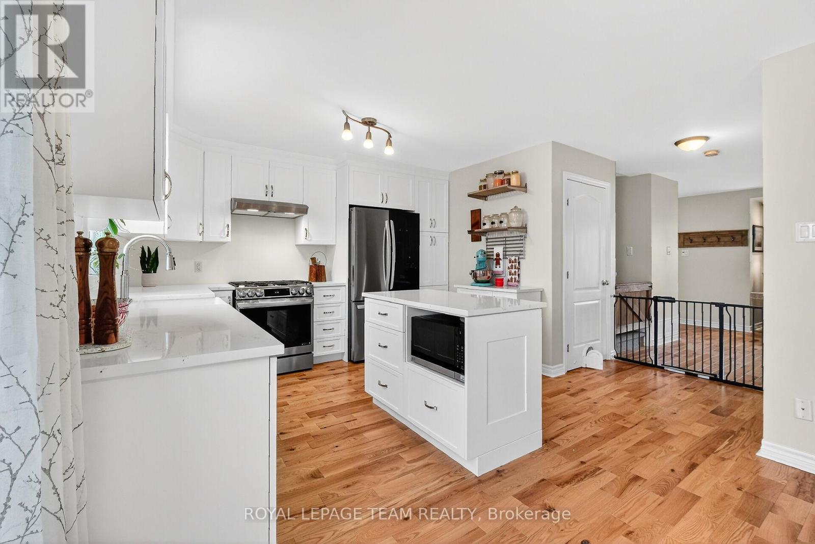110 MAYER STREET - 20