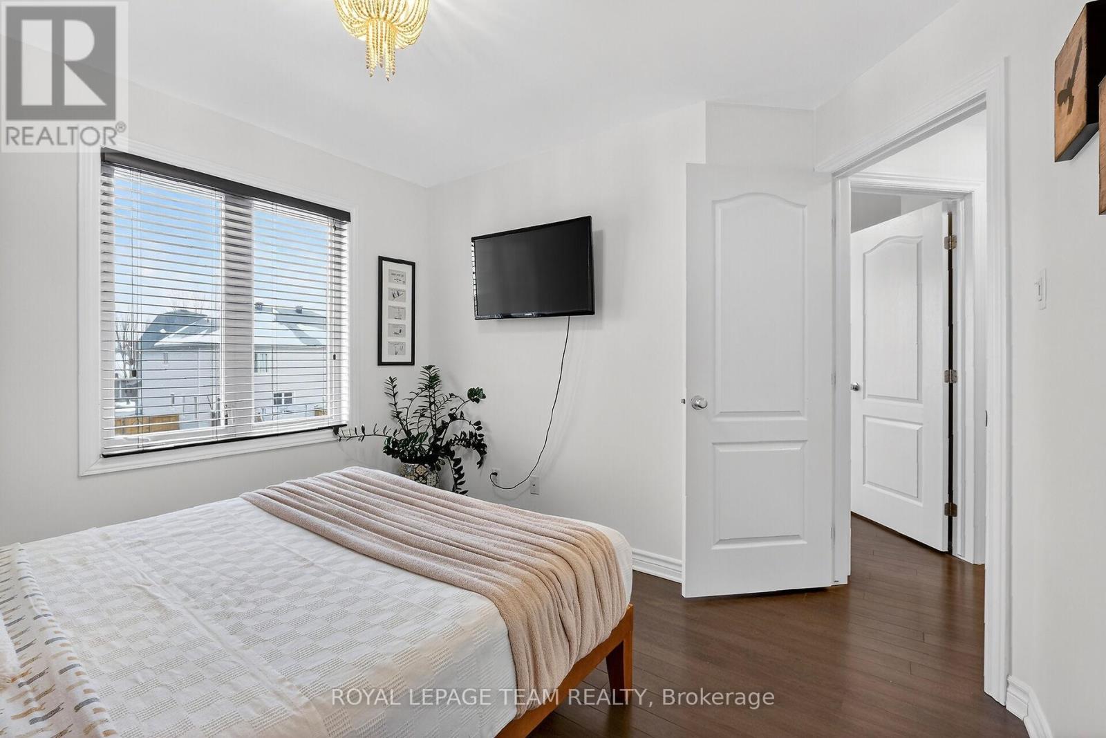 110 MAYER STREET - 24